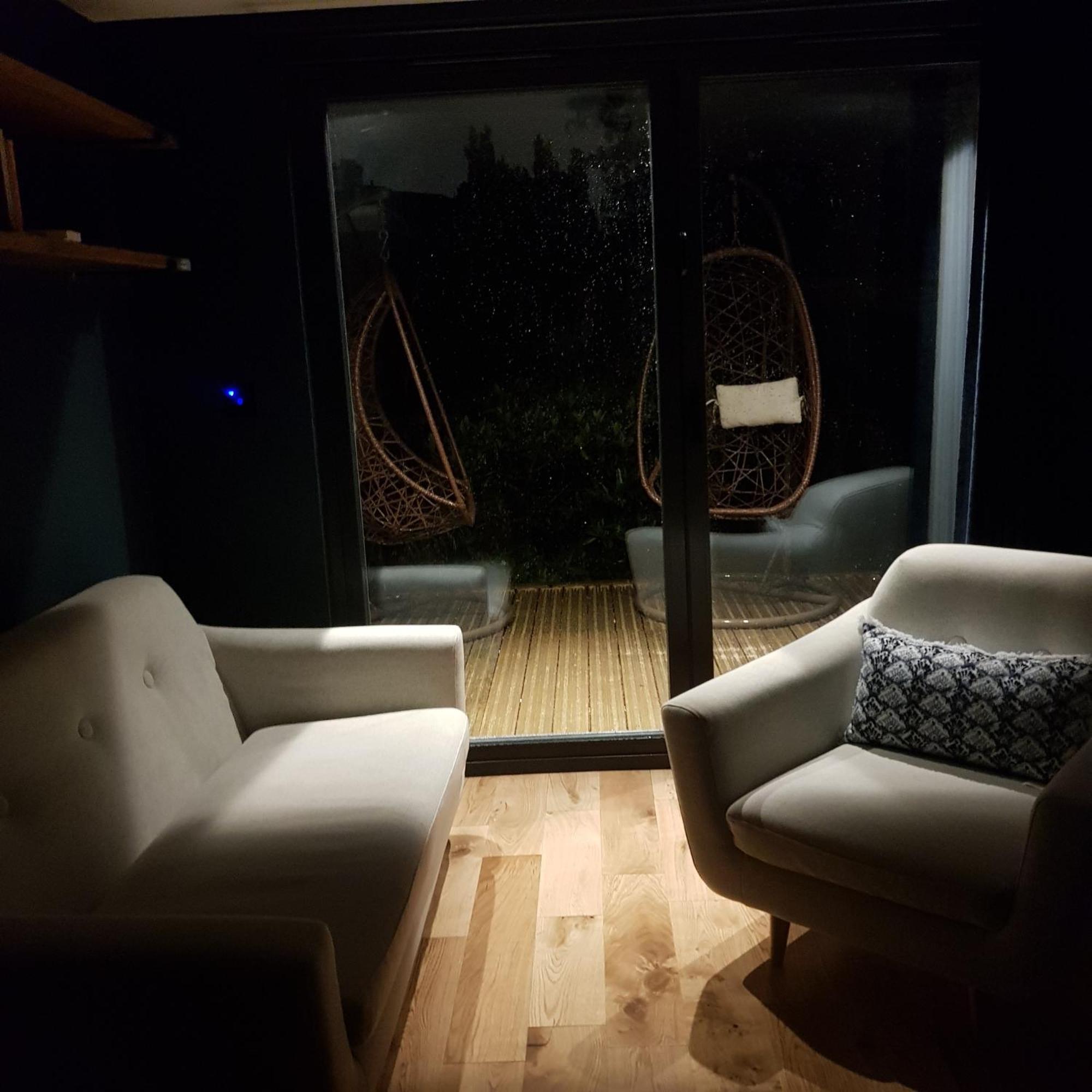 Modern 1-Bed Apartment, Plus Parking, Near Oxford And The Jr Екстер'єр фото